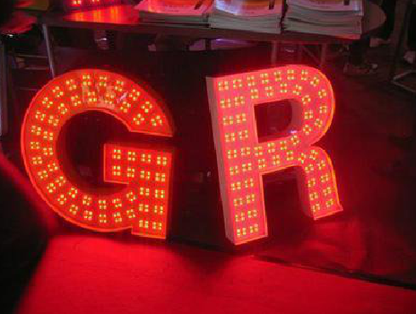  兴仁LED发光字常见的安装误区。